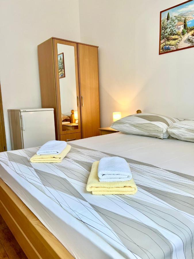 Guesthouse Vespera Bol Eksteriør billede