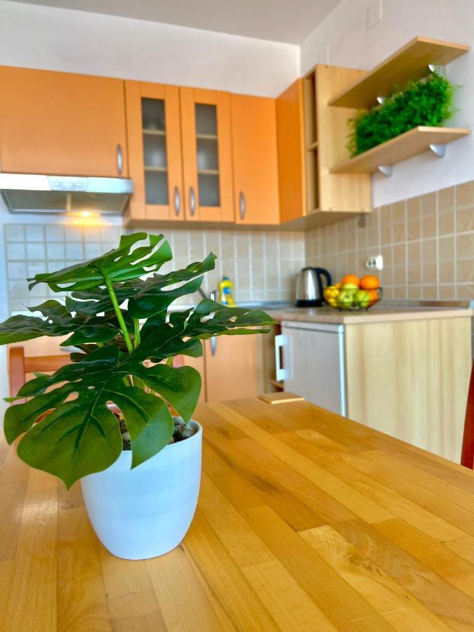 Guesthouse Vespera Bol Eksteriør billede